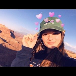 Meet your Posher, Ella